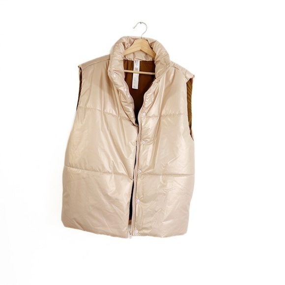 Fabletics Oversized Puffer Vest Jacket Womens XS  Natural Blush Pink - Picture 2 of 6